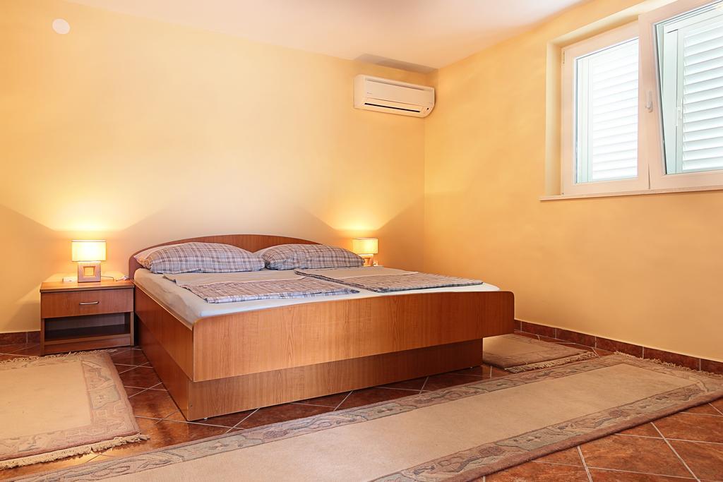 Apartments Barbara Slano Habitación foto
